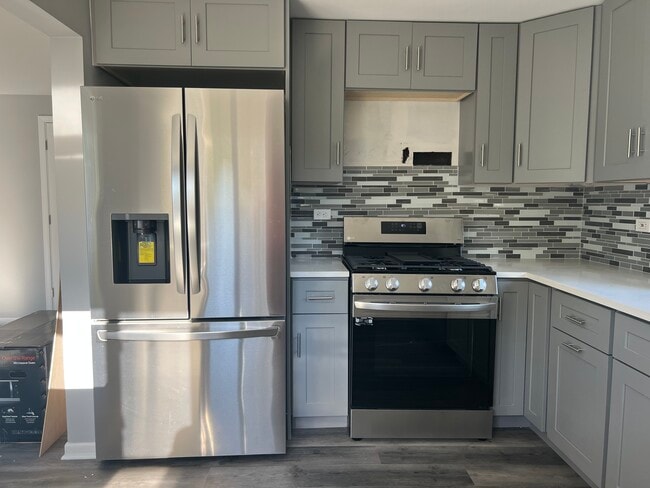 Building Photo - 385 Dover Ln