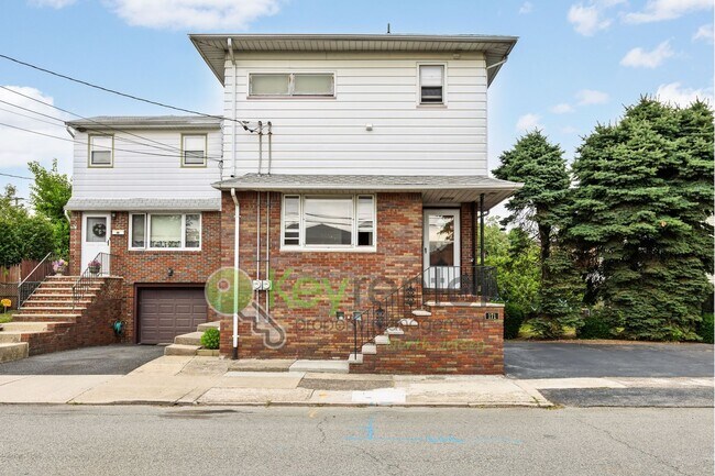 Building Photo - 171 Burns Ave