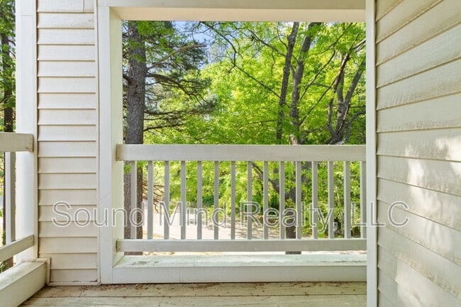 Building Photo - 6001 Winterpointe Ln