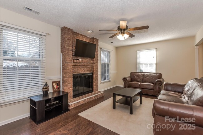 Building Photo - 9721 Manus Ct