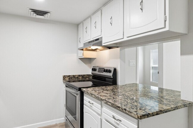 Building Photo - 6816 N 35th Ave