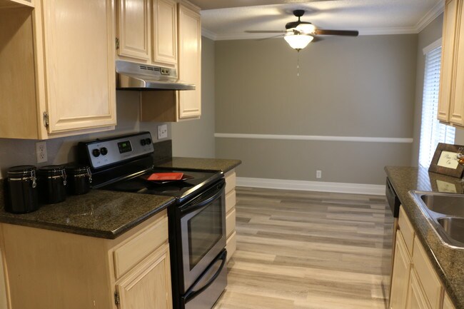 Building Photo - 248 St Francis St