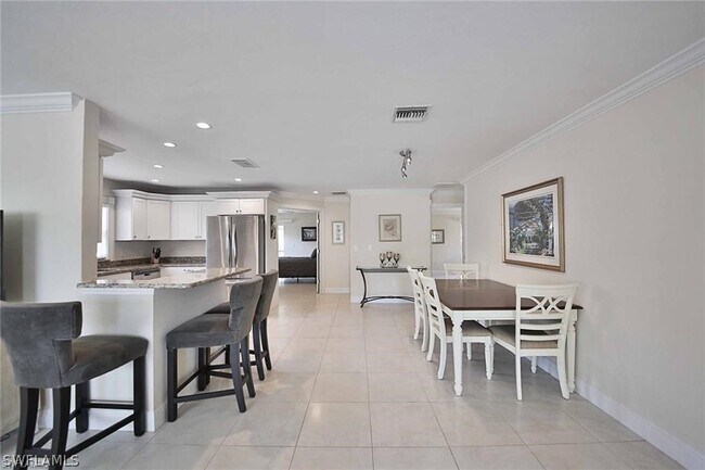 Building Photo - 671 98th Ave N