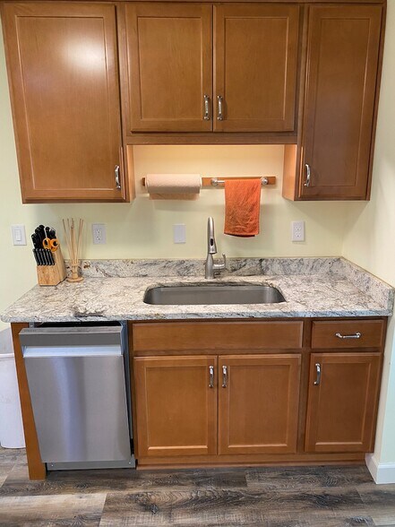Building Photo - 2818 Sommers Ave