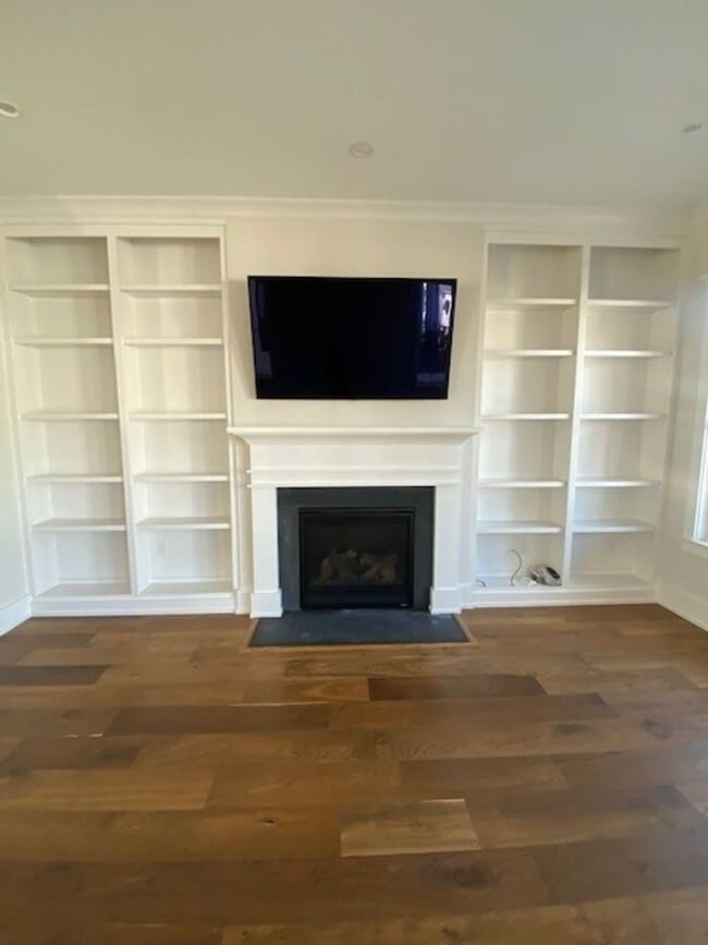 Building Photo - Welcome to our luxurious townhouse in the ...