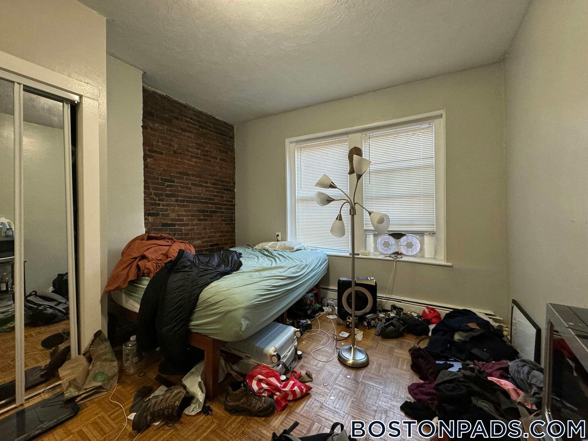 Building Photo - 40 Anderson St