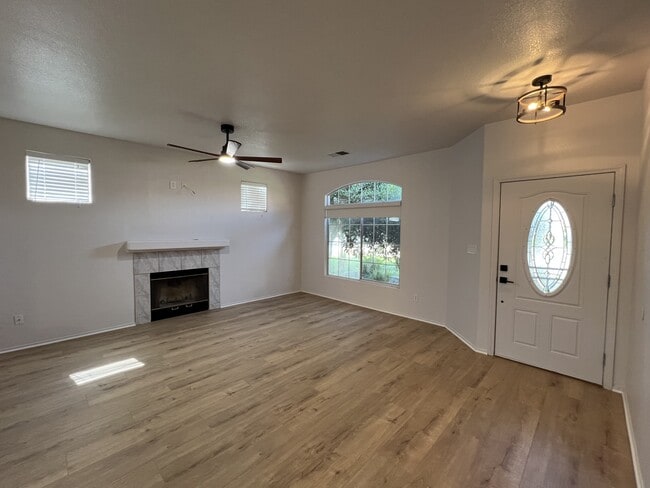 Building Photo - 10821 Tivoli Ct