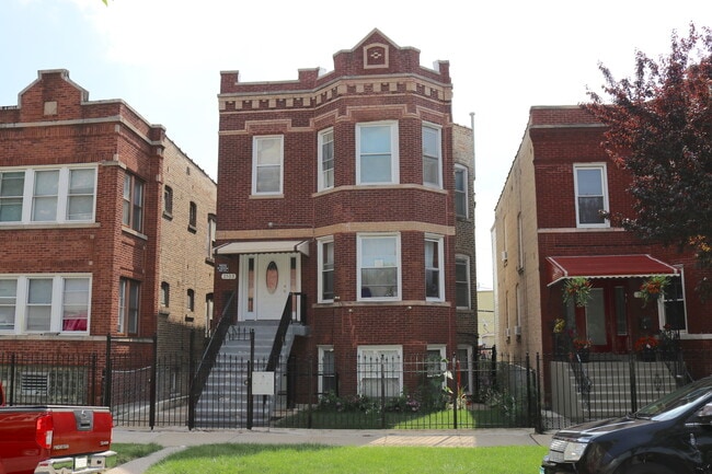 Primary Photo - 2513 N Lowell Ave