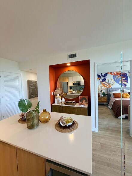 Building Photo - 342 NE 35th St