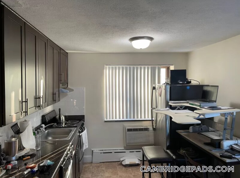 Building Photo - 9 Chester St