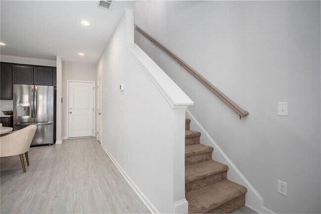 Building Photo - 1961 James Red Moore Blvd