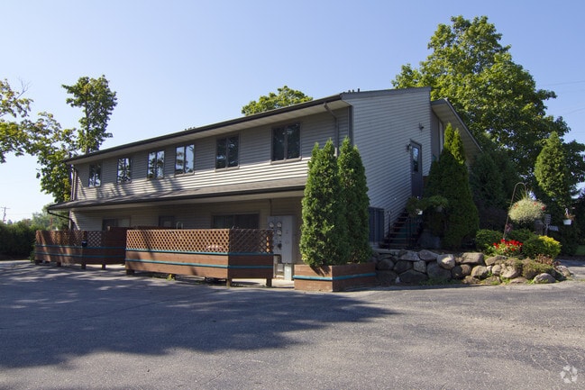 Primary Photo - 800 Banker Rd