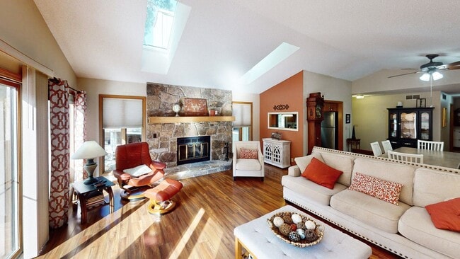 Building Photo - 193 Meadowview Dr