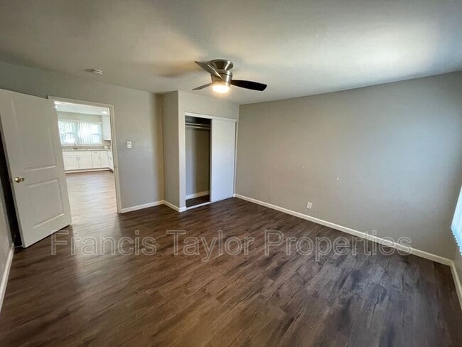 Building Photo - 218 W 8th Ave