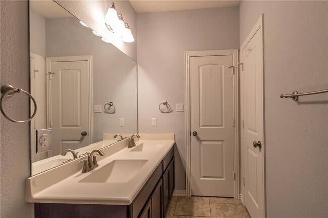 Building Photo - 529 Cerrito Cove