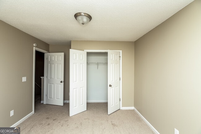 Building Photo - 353 Coral Cir
