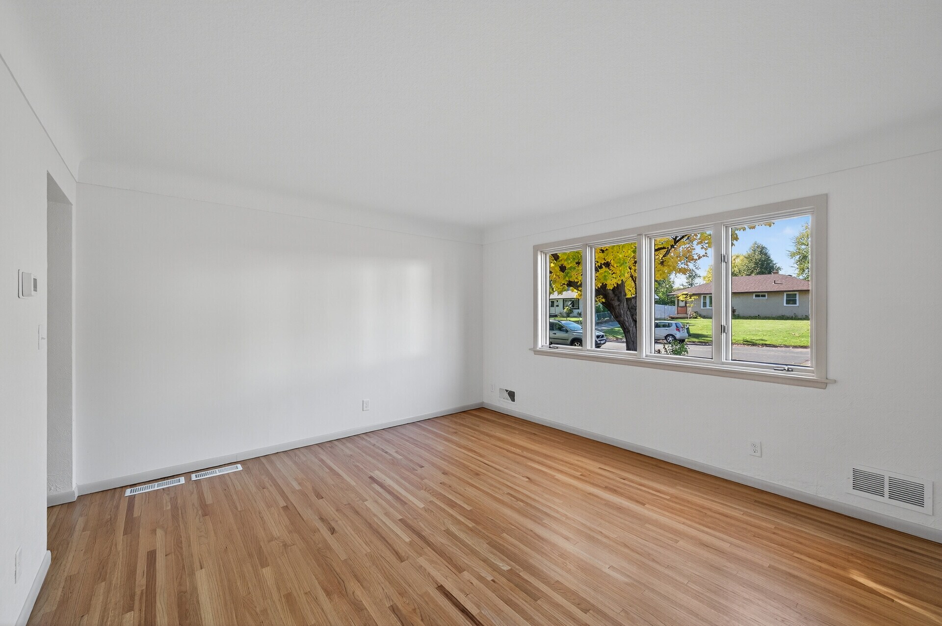 Building Photo - 1205 8th Ave S