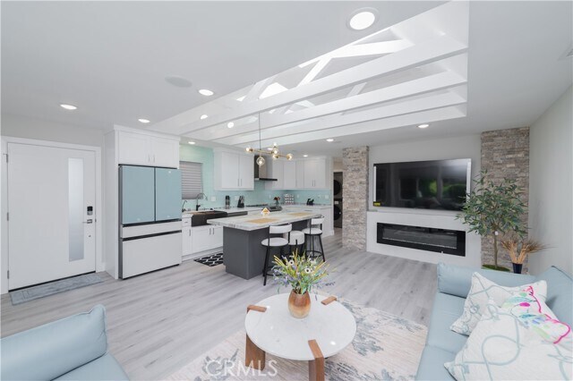 Building Photo - 2206 Via Mariposa E