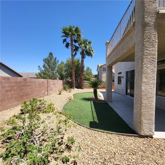 Building Photo - 1720 Flores Ln
