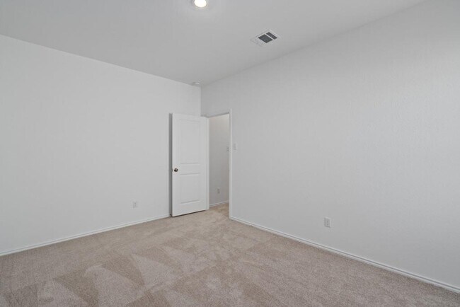 Building Photo - 230 Gabbro Gdns