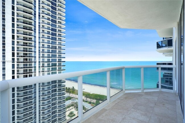 Primary Photo - 4775 Collins Ave