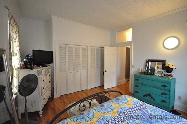 Building Photo - 738-740 Mohawk