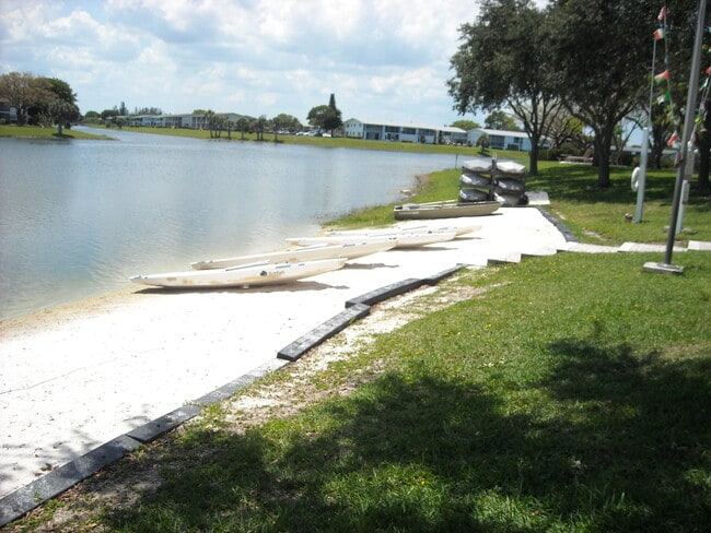 Building Photo - 358 Chatham R