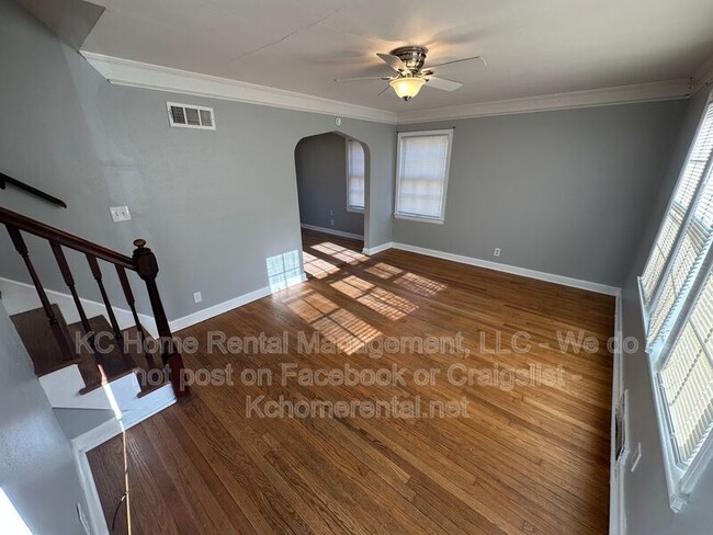 Building Photo - 4418 Sunrise Dr