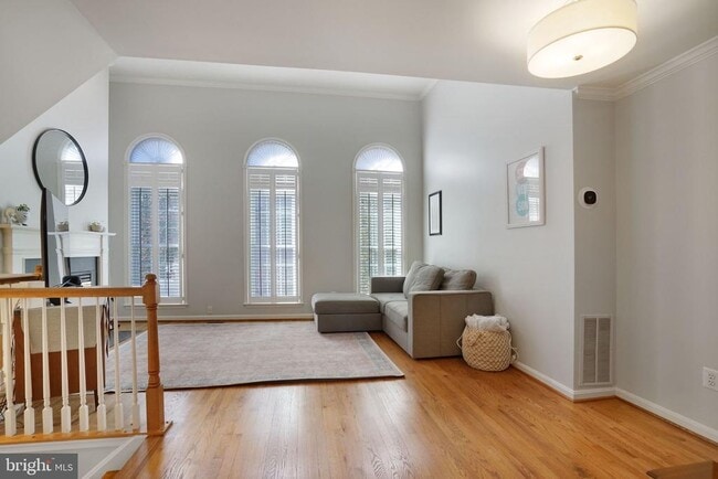 Building Photo - 4655 Lambert Dr