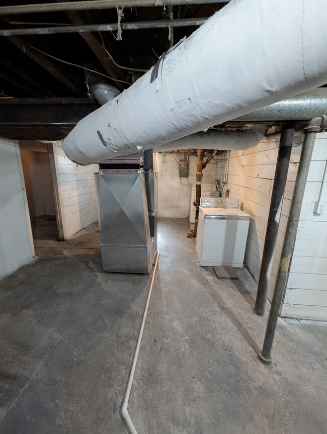 Building Photo - 2202 1 Bed 1 Bath