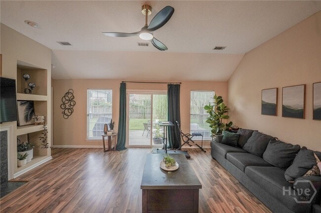 Building Photo - 618 Laurel Hill Cir