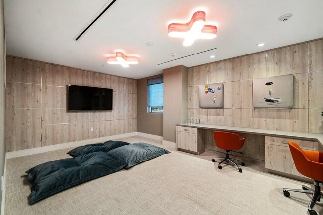 Building Photo - 155 E Boca Raton Rd