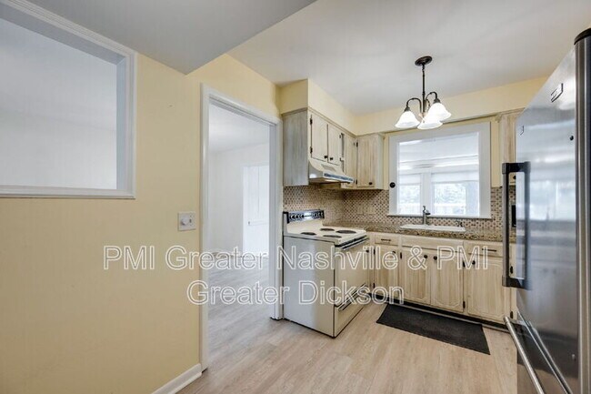 Building Photo - 3000 Hillsboro Pike