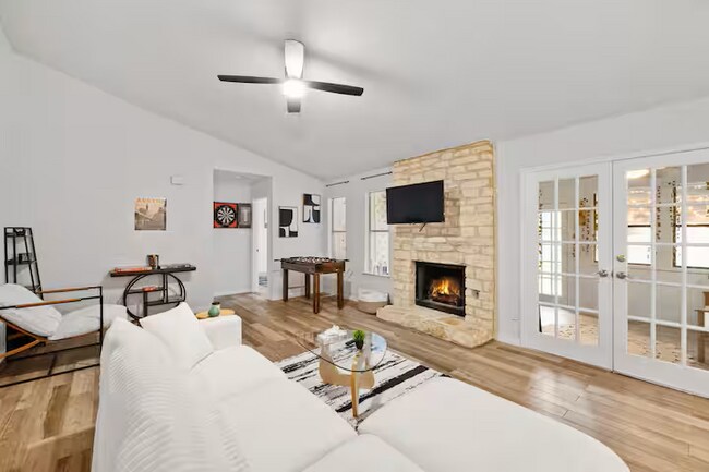 Building Photo - Meadowheath Drive