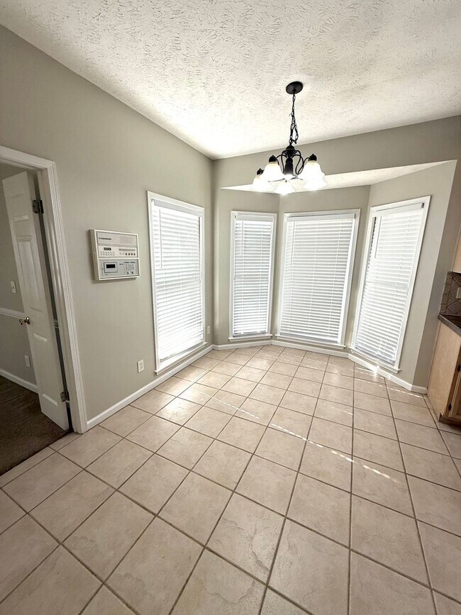 Building Photo - ** 4 bed 2.5 bath located in Sturbridge includes monthly pool service and chemicals ** Call 334-3...