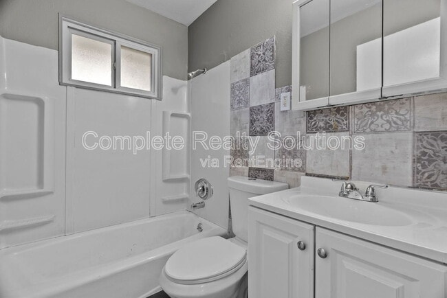 Building Photo - 10720 Spring Garden Dr