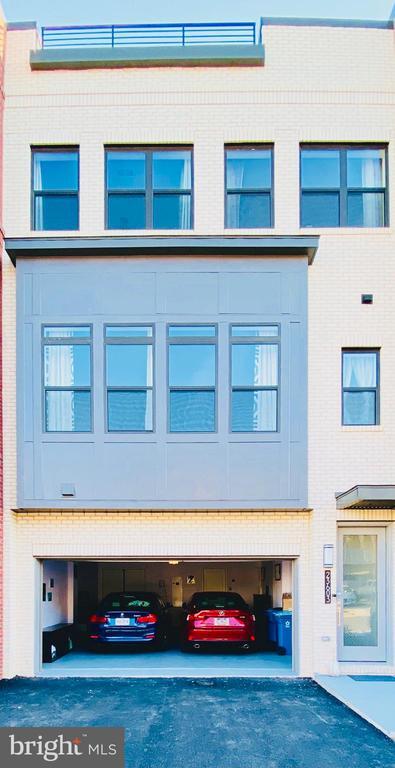 Building Photo - 23603 Hopewell Manor Terrace