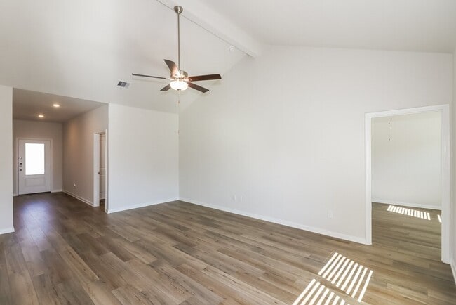 Building Photo - 420 Mystic Slopes Dr