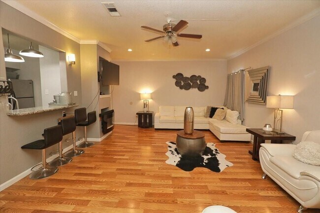 Building Photo - 13121 Vickery St