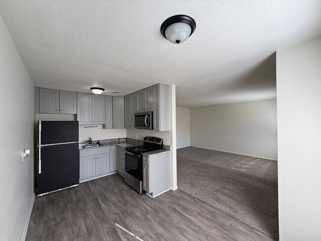 Building Photo - 3826 Country Club Rd