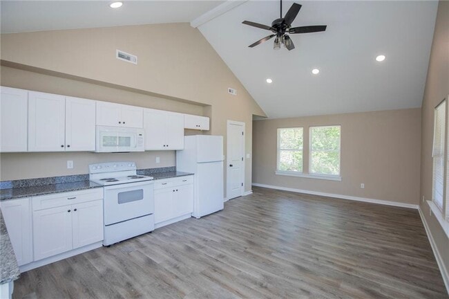 Building Photo - 8271 Elm Ln