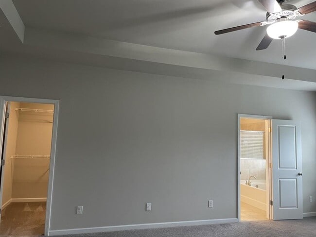 Building Photo - 2415 Matlin Way