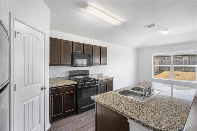 Building Photo - 15116 Custis Ln