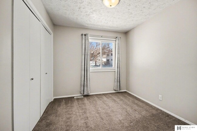 Building Photo - 1009 Willow Ave