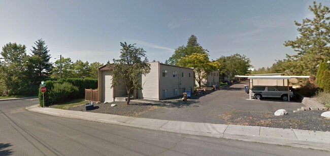 Building Photo - Spacious 2 Bed, 1 Bath on South Hill!