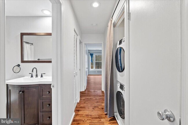 Building Photo - 11146 Beaver Trail Ct