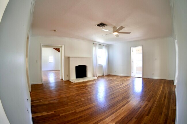 Building Photo - 620 Winters St