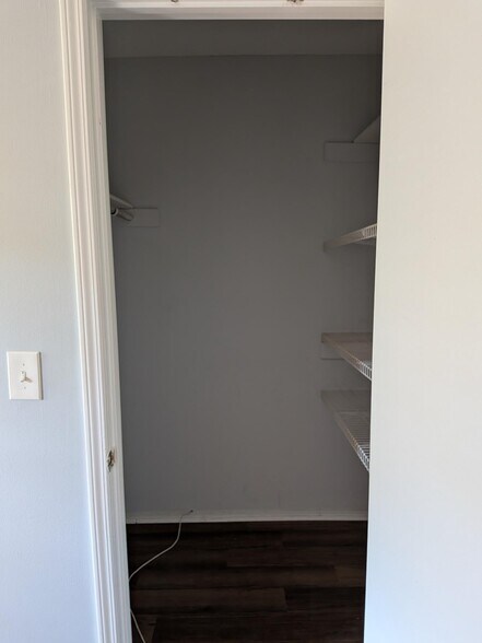 Building Photo - 2711 Huntingdon Chase