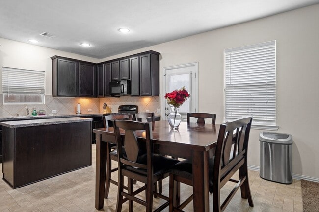 Building Photo - 4218 Audrey Manor Ln