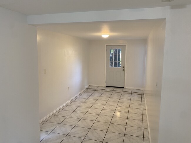 Dining room - 511 Doverfield Dr